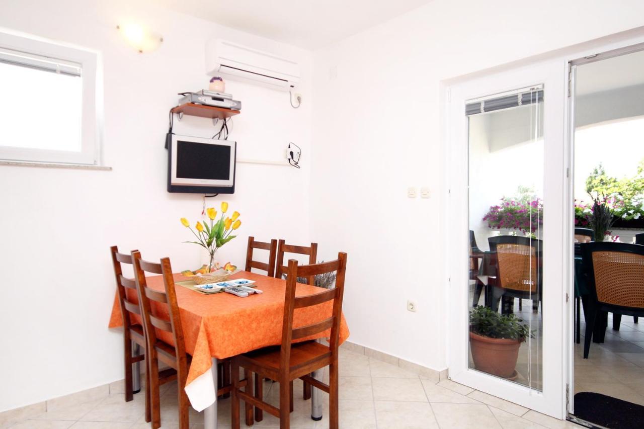 Apartments With A Parking Space Seline, Paklenica - 6603 Starigrad Paklenica Exterior foto