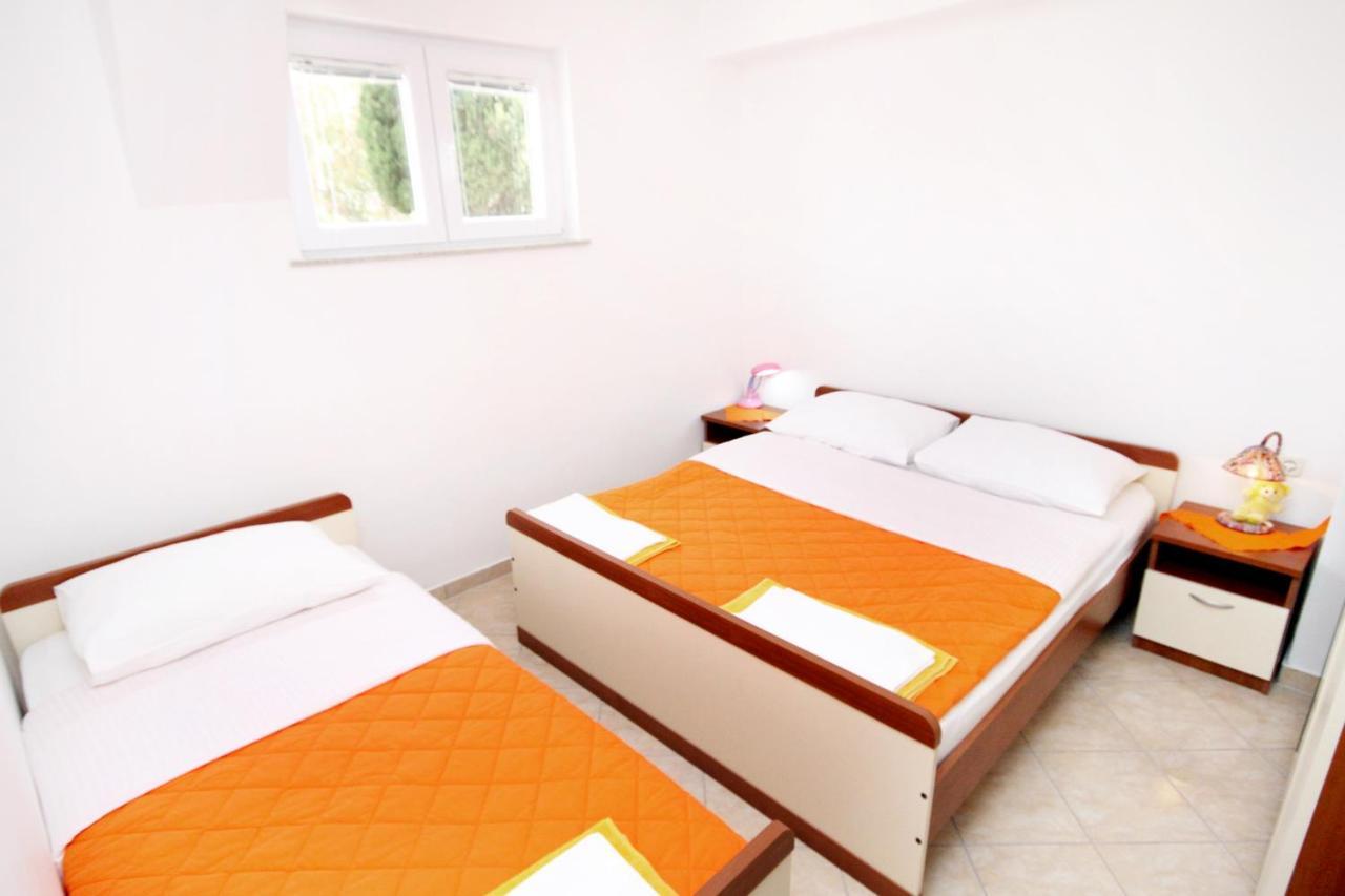 Apartments With A Parking Space Seline, Paklenica - 6603 Starigrad Paklenica Exterior foto