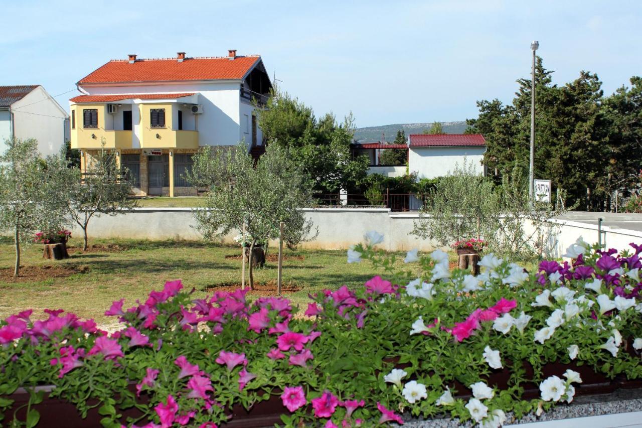 Apartments With A Parking Space Seline, Paklenica - 6603 Starigrad Paklenica Exterior foto